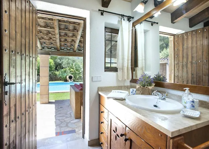 Owl Demana - Retreat In The Midst Of Nature Pollenca