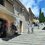 Owl Demana - Retreat In The Midst Of Nature 波连斯萨